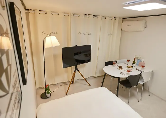 Warm Place Apartment